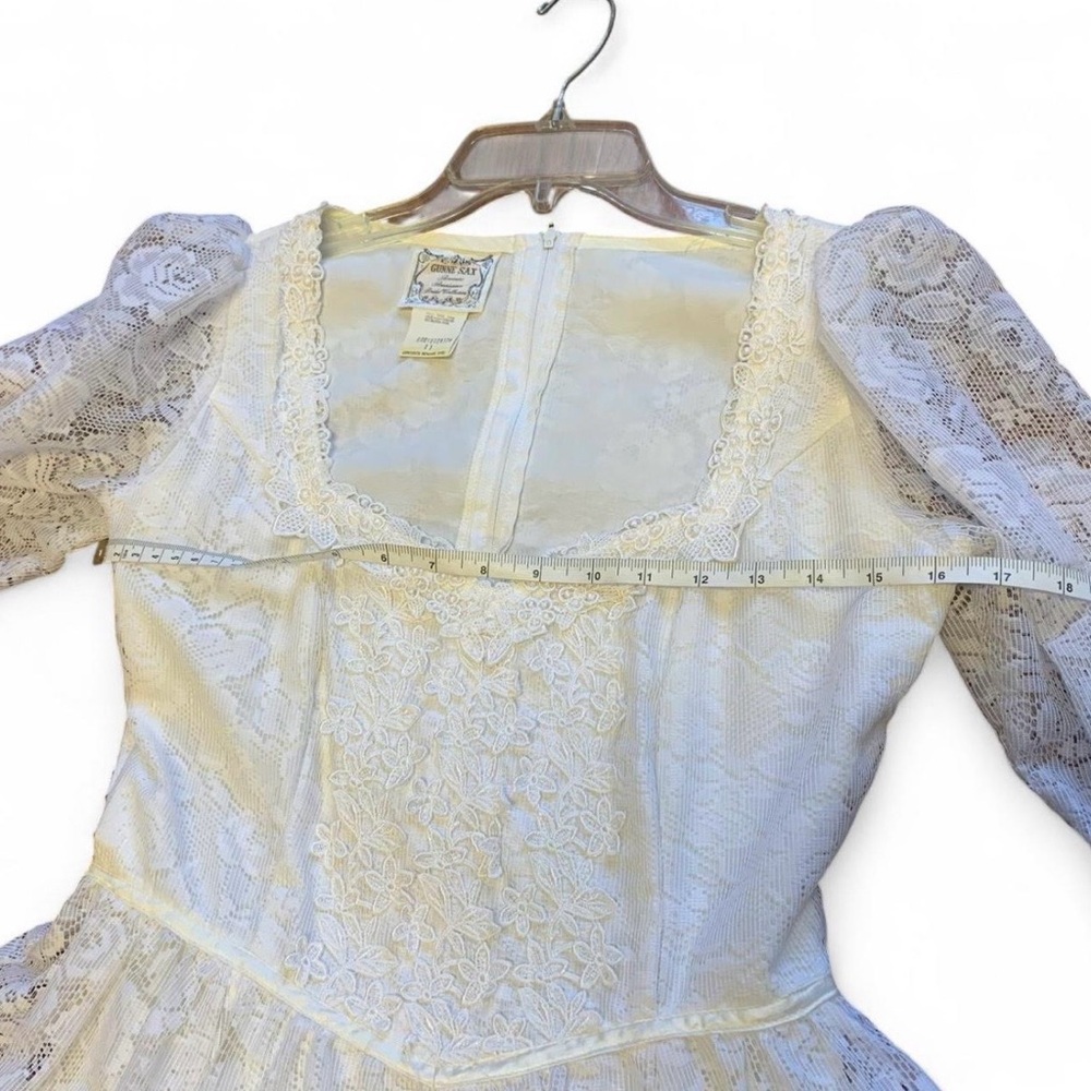 Gunne Sax Ivory Lace Long-Sleeve Wedding Gown Size 11 - Picture 4 of 8